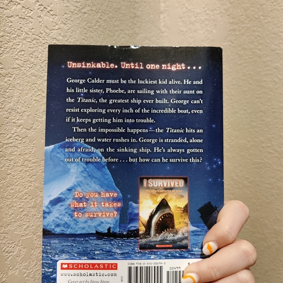 Books - Picture 2 of 6